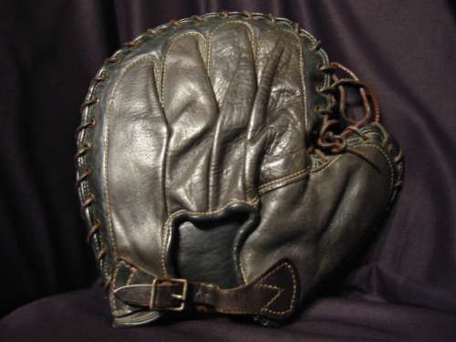 Victor, Wright & Ditson BXS Sticker Basemitt Back